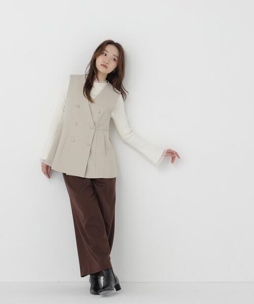 NATURAL BEAUTY BASIC（ナチュラルビューティーベーシック）の「ノーカラータックジレ（ベスト・レディース・ベージュ/チャコールグレー・MEDIUM/SMALL）」の11枚目の写真