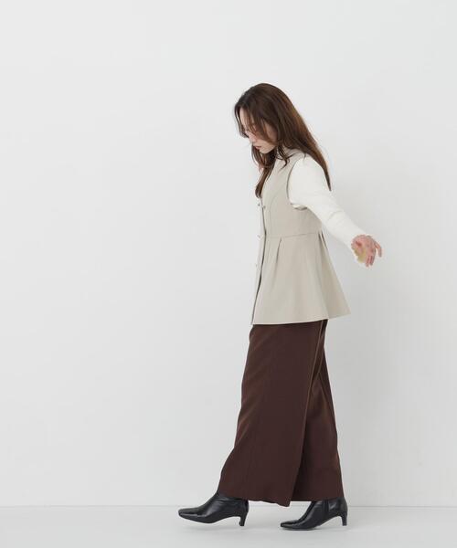 NATURAL BEAUTY BASIC（ナチュラルビューティーベーシック）の「ノーカラータックジレ（ベスト・レディース・ベージュ/チャコールグレー・MEDIUM/SMALL）」の13枚目の写真