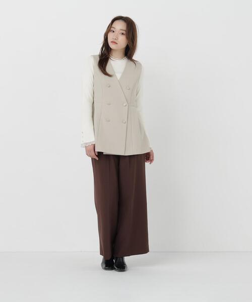 NATURAL BEAUTY BASIC（ナチュラルビューティーベーシック）の「ノーカラータックジレ（ベスト・レディース・ベージュ/チャコールグレー・MEDIUM/SMALL）」の17枚目の写真