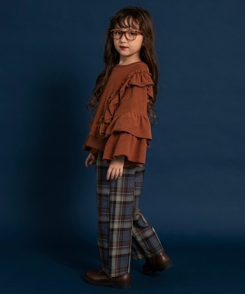BRANSHES（ブランシェス）の「【WEB限定】ボリュームフリルトレーナー（スウェット・キッズ・ブラウン/ブラック・110/100/150/140/130/120）」の14枚目の写真