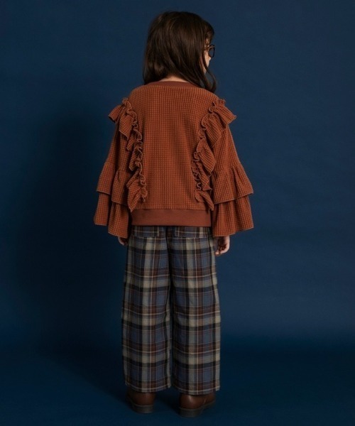 BRANSHES（ブランシェス）の「【WEB限定】ボリュームフリルトレーナー（スウェット・キッズ・ブラウン/ブラック・110/100/150/140/130/120）」の15枚目の写真