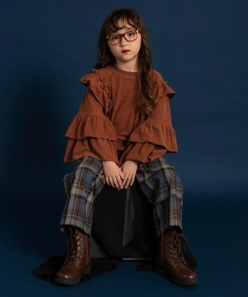 BRANSHES（ブランシェス）の「【WEB限定】ボリュームフリルトレーナー（スウェット・キッズ・ブラウン/ブラック・110/100/150/140/130/120）」の16枚目の写真