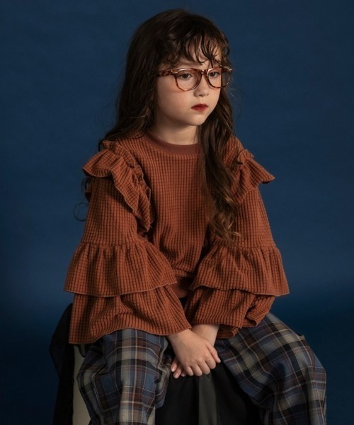BRANSHES（ブランシェス）の「【WEB限定】ボリュームフリルトレーナー（スウェット・キッズ・ブラウン/ブラック・110/100/150/140/130/120）」の17枚目の写真