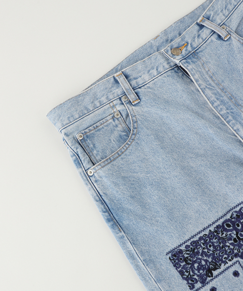 JOURNAL STANDARD(ジャーナルスタンダード)の「NOMARHYTHM / ノーマリズム Bandana Embroidery Denim Pant(デニムパンツ・メンズ・ブルー・3/2)」の3枚目の写真