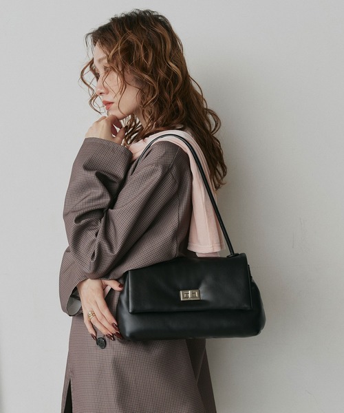 ad thie(アドティエ)の「スクエアフラップバックル ショルダー バック(ハンドバッグ・レディース・ブラック/ブラウン/ベージュ・FREE)」の7枚目の写真