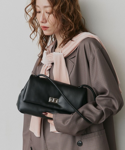 ad thie(アドティエ)の「スクエアフラップバックル ショルダー バック(ハンドバッグ・レディース・ブラック/ブラウン/ベージュ・FREE)」の8枚目の写真