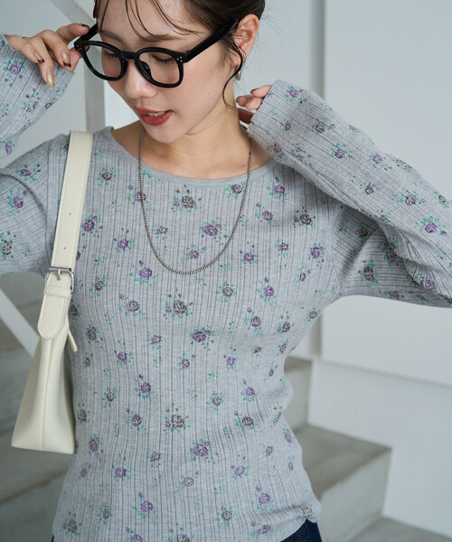 FREAK'S STORE(フリークスストア)の「限定展開 花柄 プリント ニット プルオーバー(ニット/セーター・レディース・ナチュラル/ライトグレー・フリ-)」の7枚目の写真