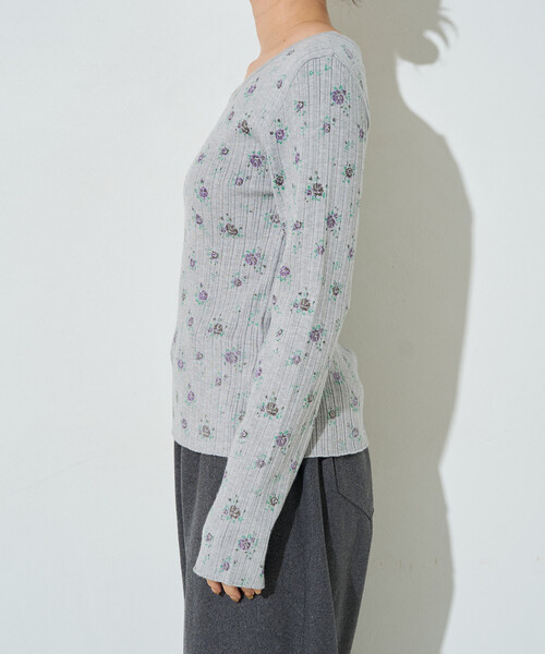 FREAK'S STORE(フリークスストア)の「限定展開 花柄 プリント ニット プルオーバー(ニット/セーター・レディース・ナチュラル/ライトグレー・フリ-)」の16枚目の写真