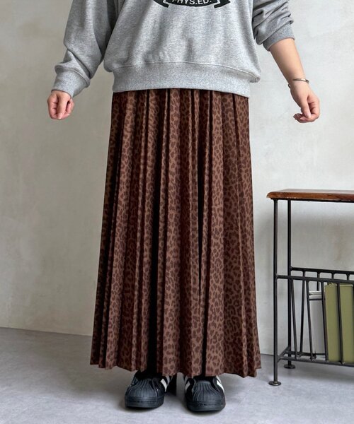 CPCM(シーピーシーエム)の「フェイクスエードプリーツスカート(スカート・レディース・チャコールグレー/アイボリー/グレイッシュベージュ/ブラウン系その他・FREE)」の9枚目の写真