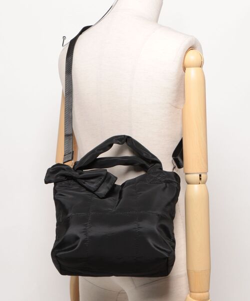 VIBGYOR(ヴィブジョー)の「Liaa/リボンキルティング 2way ショルダートートバッグ A18874(トートバッグ・レディース・ブラウン・FREE)」の2枚目の写真