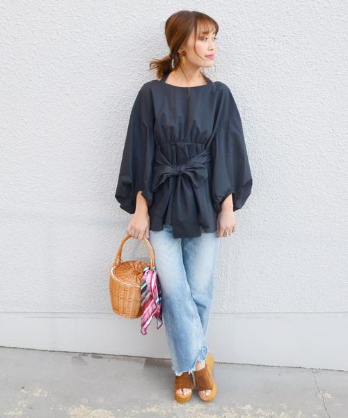 Khaju（カージュ）の「Khaju:ボリュームスリーブリボンブラウス◇（シャツ/ブラウス・レディース・オフホワイト/ベージュ/ネイビー・ONE SIZE）」の6枚目の写真