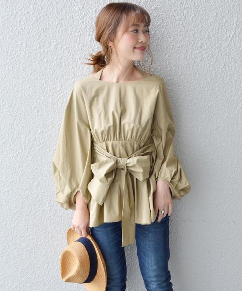 Khaju（カージュ）の「Khaju:ボリュームスリーブリボンブラウス◇（シャツ/ブラウス・レディース・オフホワイト/ベージュ/ネイビー・ONE SIZE）」の7枚目の写真