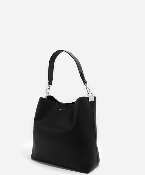 CHARLES & KEITH(チャールズ & キース)の「ベーシックホーボーバッグ / BASIC HOBO BAG(ショルダーバッグ・レディース・ブラック/ライトベージュ/グレー・XL)」の17枚目の写真