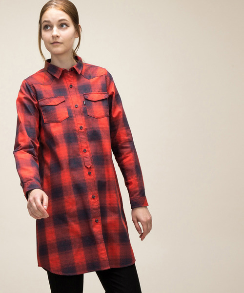 AIGLE（エーグル）の「W HIWアムンゼンチェックチュニックシャツ長袖（シャツ/ブラウス・レディース・レッド/ブルー・38/36/40）」の2枚目の写真