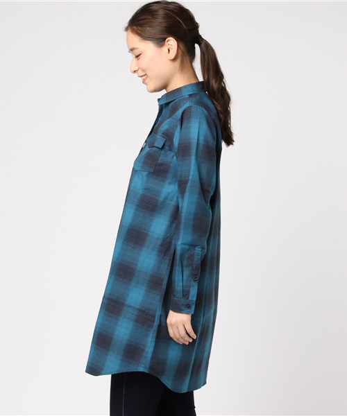 AIGLE（エーグル）の「W HIWアムンゼンチェックチュニックシャツ長袖（シャツ/ブラウス・レディース・レッド/ブルー・38/36/40）」の4枚目の写真