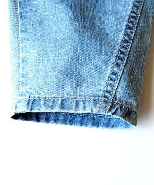 BEATJIVE(ビートジャイブ)の「キッズ テーパード ストレッチ サルエルデニムパンツ(デニムパンツ・キッズ・ライトブルー/インディゴブルー・120/130/140)」の6枚目の写真