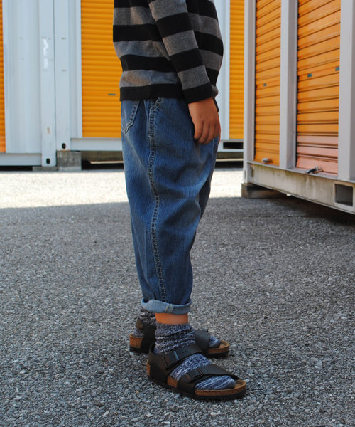 BEATJIVE(ビートジャイブ)の「キッズ テーパード ストレッチ サルエルデニムパンツ(デニムパンツ・キッズ・ライトブルー/インディゴブルー・120/130/140)」の15枚目の写真