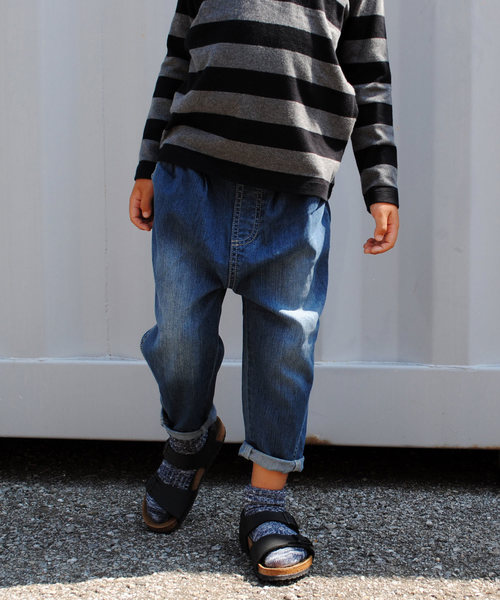 BEATJIVE(ビートジャイブ)の「キッズ テーパード ストレッチ サルエルデニムパンツ(デニムパンツ・キッズ・ライトブルー/インディゴブルー・120/130/140)」の16枚目の写真