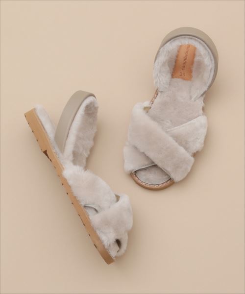 ADAM ET ROPE'(アダムエロペ)の「【minorquines】Avarca Mouton(サンダル・レディース・ホワイト・38/36/37/35)」の1枚目の写真
