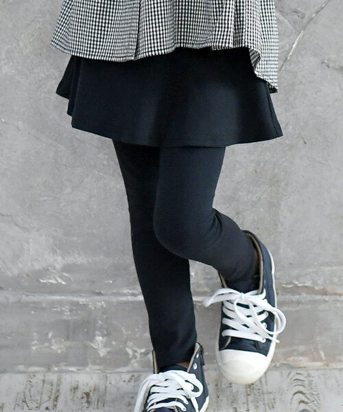 Bee des Bee（ビーデスビー）の「レギンス付きスカート スカッツ（スカート・キッズ・ブラック/グレー/ワイン/ネイビー/チャコール/ライトピンク/ラベンダー/レッド系その他/グレー系その他/クリーム/ライトブルー/ブルー系その他/ダークネイビー/ライトパープル/ピンク系その他/オレンジ系その他/ピンク系その他2/イエロー系その他/カーキ/グレー系その他2/パープル系その他/杢グレー/モカ/ブラック系その他/グレイッシュベージュ/パープル系/アイボリー/ブルー系その他2/ブラウン/サックスブルー/グリーン系/パープル系その他2/チャコールグレー/ベージュ系/ピンク系/ライラック系/グレー系/ブルー系/ライトベージュ/ブルー × パープル・90cm/100cm/110cm/120cm/130cm/140cm/150cm）」の2枚目の写真