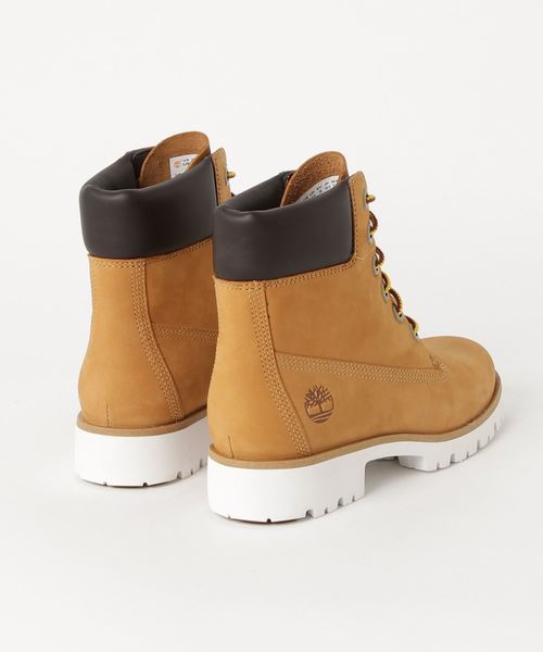 Timberland(ティンバーランド)の「ウィメンズ クラシック ライト シックスインチ ブーツ - ウィート(ブーツ・レディース・ウィート・22.5cm/23.5cm/24.5cm/25.5cm/23.0cm/24.0cm/25.0cm/26.0cm)」の3枚目の写真