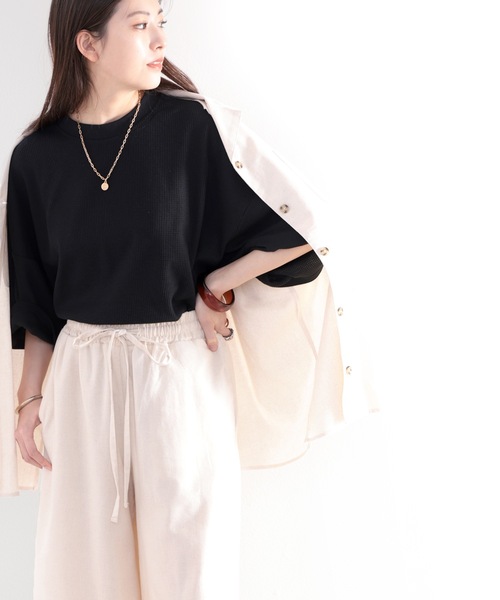 classicalelf(クラシカルエルフ)の「サーマルミドル丈 無地切り替えラウンドヘムクルーネックカットソー(半袖)(Tシャツ/カットソー・レディース・オフホワイト/モカ/グレー/ブラック・MEDIUM/LARGE/X-LARGE/XX-LARGE)」の7枚目の写真