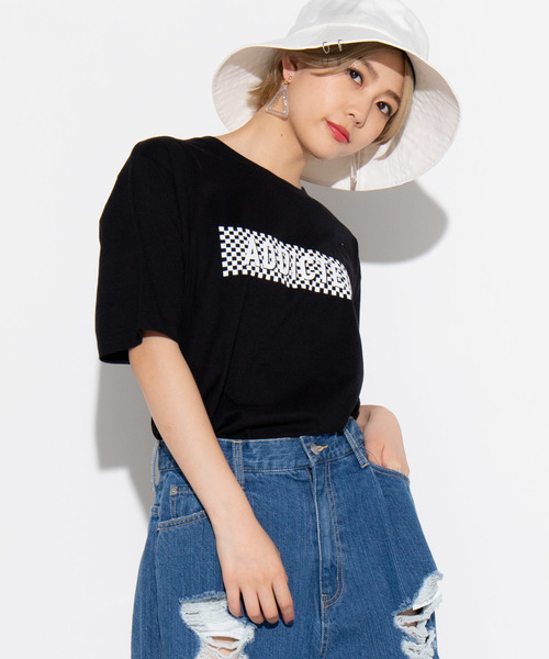 WEGO（ウィゴー）の「WEGO/チェッカーボックスロゴTシャツ（Tシャツ/カットソー・メンズ・ホワイト/ブラック/ホワイト系その他/ブラック系その他・SMALL/MEDIUM/LARGE）」の4枚目の写真