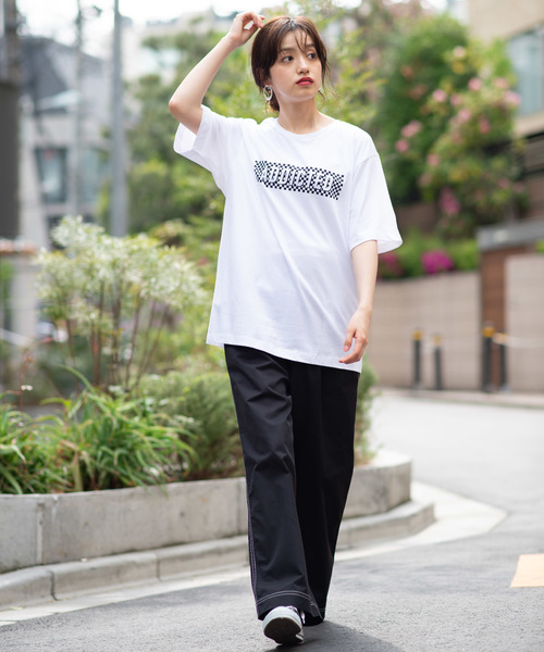 WEGO（ウィゴー）の「WEGO/チェッカーボックスロゴTシャツ（Tシャツ/カットソー・メンズ・ホワイト/ブラック/ホワイト系その他/ブラック系その他・SMALL/MEDIUM/LARGE）」の6枚目の写真