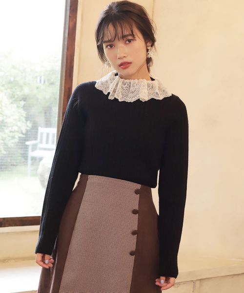 one after another NICE CLAUP(ワンアフターアナザーナイスクラップ)の「衿レースフリルニット(ニット/セーター・レディース・ブラック/オフホワイト/ゴールド・FREE)」の2枚目の写真