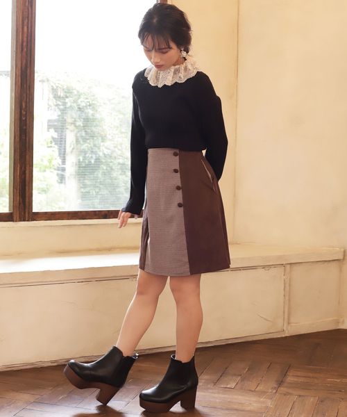 one after another NICE CLAUP(ワンアフターアナザーナイスクラップ)の「衿レースフリルニット(ニット/セーター・レディース・ブラック/オフホワイト/ゴールド・FREE)」の5枚目の写真