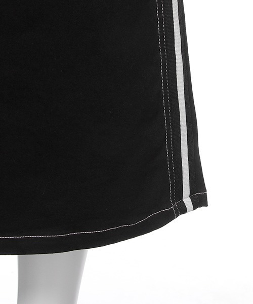 LOVETOXIC（ラブトキシック）の「ベルトつきラインナロースカート（スカート・キッズ・ブラック/ベージュ/ブルー・140/150/160）」の8枚目の写真