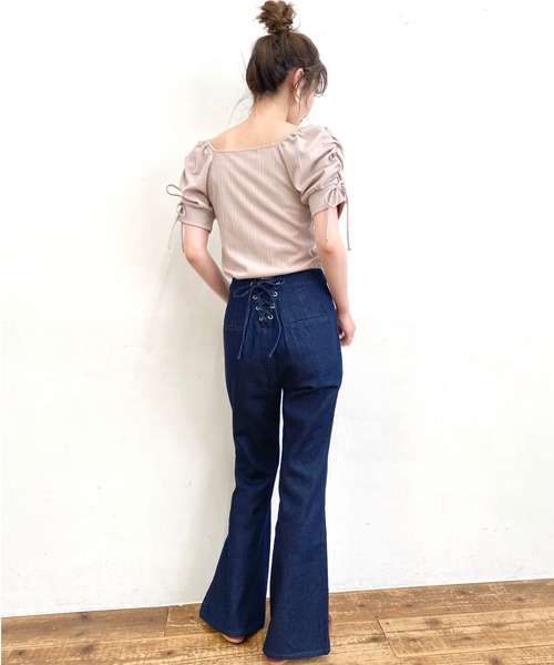 EPIMI E'PIMMY（エピミエピミー）の「バックレースアップセミフレアパンツ（デニムパンツ・レディース・オフホワイト/ブラック/ネイビー/キャメル/ピンクベージュ・SMALL/MEDIUM）」の19枚目の写真