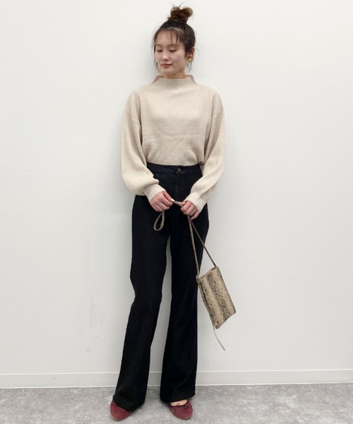 EPIMI E'PIMMY（エピミエピミー）の「バックレースアップセミフレアパンツ（デニムパンツ・レディース・オフホワイト/ブラック/ネイビー/キャメル/ピンクベージュ・SMALL/MEDIUM）」の12枚目の写真