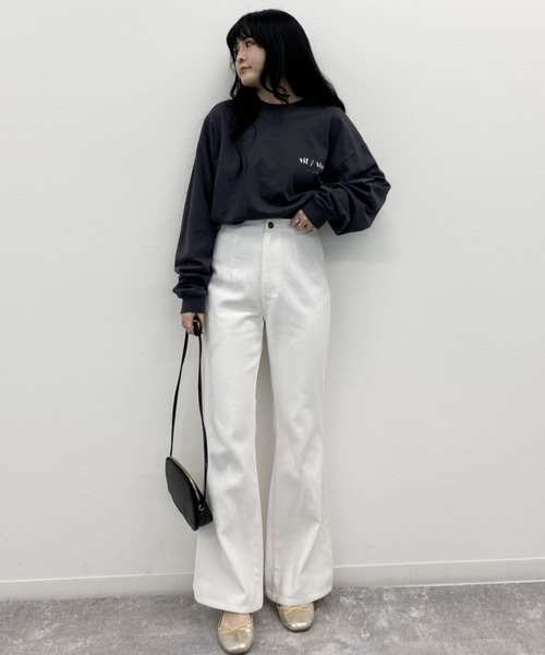 EPIMI E'PIMMY（エピミエピミー）の「バックレースアップセミフレアパンツ（デニムパンツ・レディース・オフホワイト/ブラック/ネイビー/キャメル/ピンクベージュ・SMALL/MEDIUM）」の6枚目の写真