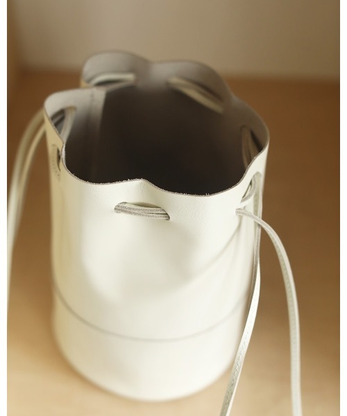 TODAYFUL(トゥデイフル)の「レザーサークルポシェット(ハンドバッグ・レディース・キナリ/ブラック/バーガンディー・FREE)」の9枚目の写真