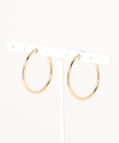 Fun & Daily（ファンアンドデイリー）の「F&D : イージーフープイヤリング (3cm)（イヤリング・レディース・ブラック/シルバー/ゴールド・FREE）」の5枚目の写真