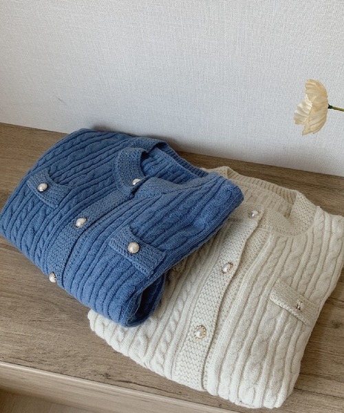 meJane(ミージェーン)の「パールボタン ケーブルニットカーディガン(カーディガン/ボレロ・レディース・ホワイト/ブルー・FREE)」の19枚目の写真