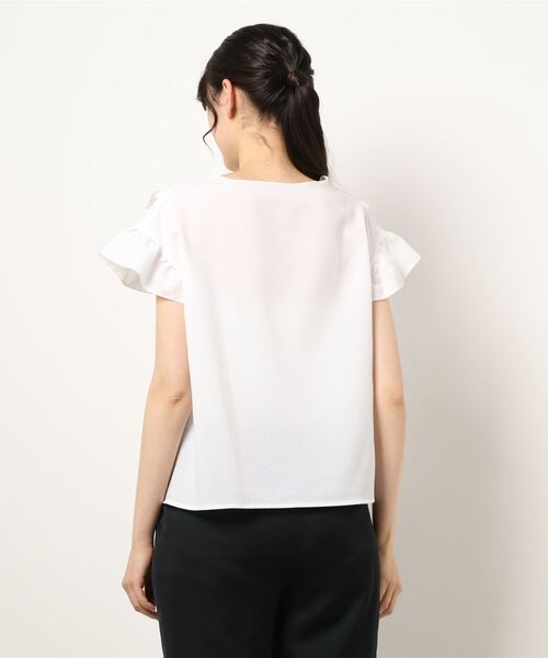 BE NEAT（ビーニート）の「【日本製】ギャザーフリルブラウス（シャツ/ブラウス・レディース・オフホワイト/イエロー・M）」の4枚目の写真