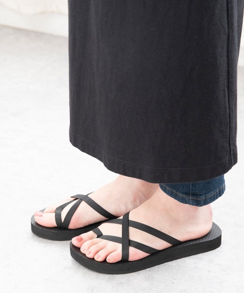 welleg(ウェレッグ)の「軽量クロスストラップフラットサンダル(サンダル・レディース・ブラウン/ブラック・S/LL/3L/XXS/M/L/XS)」の12枚目の写真