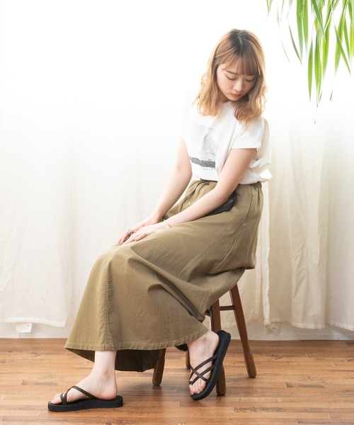 welleg(ウェレッグ)の「軽量クロスストラップフラットサンダル(サンダル・レディース・ブラウン/ブラック・S/LL/3L/XXS/M/L/XS)」の3枚目の写真