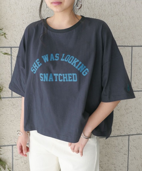 CORNERS（コーナーズ）の「カレッジロゴオーバーサイズTシャツ（Tシャツ/カットソー・レディース・スミクロ/マスタード/ネイビー/オフホワイト・FREE）」の8枚目の写真