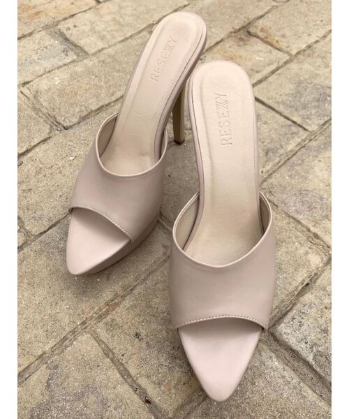 RESEXXY（リゼクシー）の「ベーシックピンヒールサンダル（サンダル・レディース・ホワイト/ブラック/ベージュ・SMALL/MEDIUM/LARGE）」の3枚目の写真