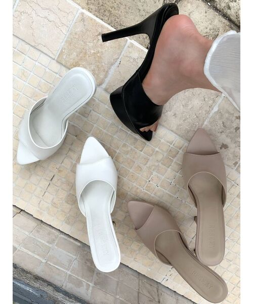 RESEXXY（リゼクシー）の「ベーシックピンヒールサンダル（サンダル・レディース・ホワイト/ブラック/ベージュ・SMALL/MEDIUM/LARGE）」の9枚目の写真