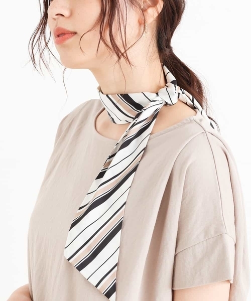 a.v.v（アーヴェヴェ）の「【ひんやり涼しい】アイススカーフ（バンダナ/スカーフ・レディース・アイボリー/ブラック/ベージュ・38）」の2枚目の写真