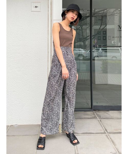 EMODA（エモダ）の「バックストラップタンクトップ（タンクトップ・レディース・ホワイト/ブラック/ブラウン・FREE）」の8枚目の写真