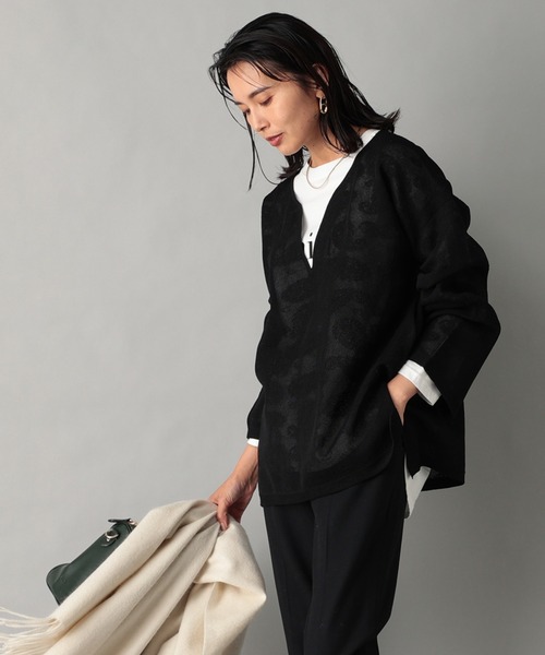 RIVE DROITE（リヴドロワ）の「大人の洗練されたデザインが魅力　ペイズリージャガードニット（ニット/セーター・レディース・ブラック/レッド・FREE）」の2枚目の写真