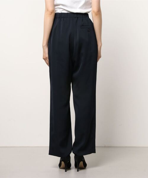 NANO universe（ナノユニバース）の「サッカーサテンイージーギャザーパンツ（その他パンツ・レディース・ブラウン/ネイビー/アイボリー・36/38）」の18枚目の写真