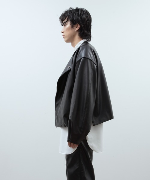 unlow(アンロー)の「フェイクレザーノーカラーダブルジャケット(セットアップ対応)(ノーカラージャケット・メンズ・ブラック・M/L)」の3枚目の写真