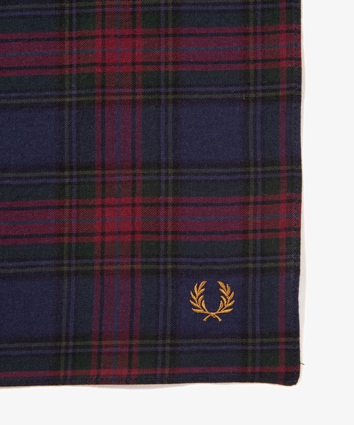 FRED PERRY（フレッドペリー）の「Woven Handkerchief（ハンカチ/ハンドタオル・メンズ・グレー/キャメル・ONE SIZE）」の4枚目の写真