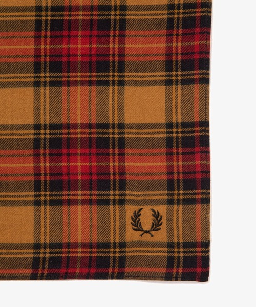 FRED PERRY（フレッドペリー）の「Woven Handkerchief（ハンカチ/ハンドタオル・メンズ・グレー/キャメル・ONE SIZE）」の6枚目の写真